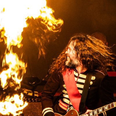 21 | it/he/she | vampire bitch | special interests: mcr, midnight mass | commissions open! | #POLYCULT | from the river to the sea