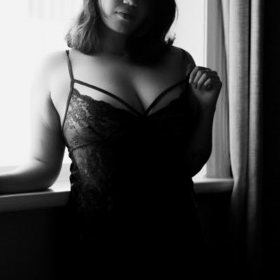 Middle Eastern doll 🫦 | Innocent eyes, tempting thighs 💫 Thick, Curvy Goddess with secrets you want to uncover✨ spicy link below 🌶️