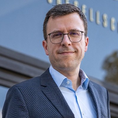 Professor of Macroeconomics @UniBonn & Research Director @ifo_Institut. Views are my own.