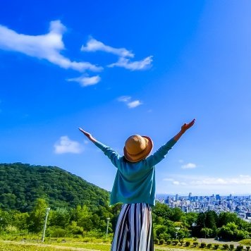 将来のことを考えるとちょっと不安…😔💭 でも副業を始めたら✨初月+3万円✨ ⏰スキマ時間でできるから、子育てや趣味もあきらめなくていい。 気になる方はプロフィールのリンクから💐