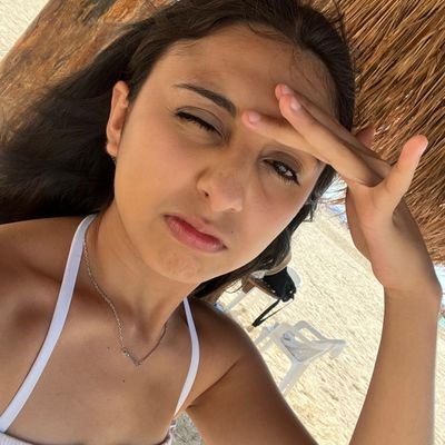 gxldval_'s profile picture. 21 || isfp || 04•07