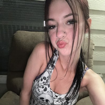 GimaaLiliee_'s profile picture. You’re invited to my DMs 🎟