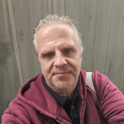 Mir doch egal ob du:
Schwul, Lesbisch, TS, Kerl, Frau, schwarz, weiß, rot oder gelb bist.
Klein, groß, dick, dünn solange du ein Mensch bist
