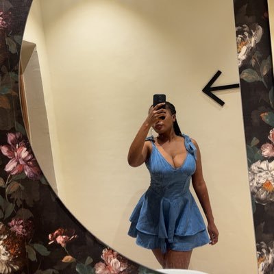 LadySandra_'s profile picture. .