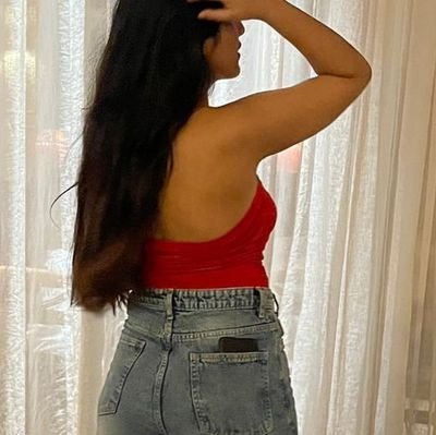 gaurika_mishra's profile picture. Idk just non productive timepass