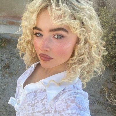 jnkstter's profile picture. jensetter @jennierubyjane 
#freepalestine
