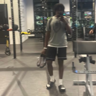 6’3| 6’10 wingspan|205lb guard| 3.5 gpa | Orlando FL| kortnylhomme@gmail.com