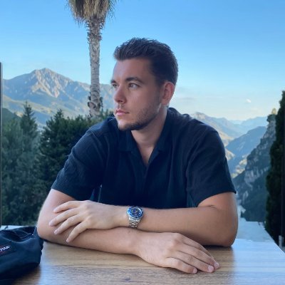 🧑🏻💻 Online business & Entrepreneurship | 🥊 Muay Thai & Kickboxing | ✈️ Like to travel