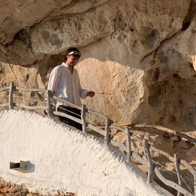 lorenzobloisee's profile picture. circondato da persone che non sanno pronunciare correttamente il mio cognome