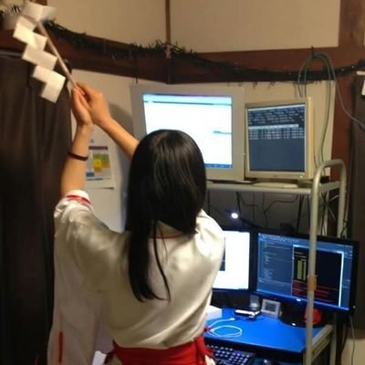 byteki_'s profile picture. brainrotted software engineer.