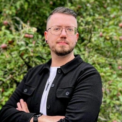 Doing stuff on the interwebs | Running my 1-man agency @AptexUG | Scaling @shoppulsehq to $350 ARR in 2025 | Pronouns: he/him