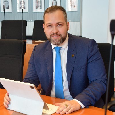 RubenRupp's profile picture. Sprecher Digitales AfD-Bundestagsfraktion

Abgeordneter BK-GD  

AfD BW - Stellv. Vorsitz.

https://t.co/oLaSllmv5j https://t.co/QpeofHJHTt