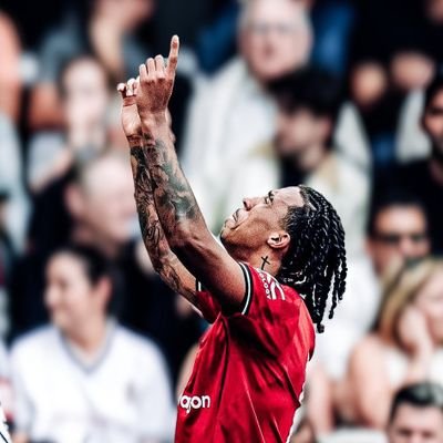 midtable_United's profile picture. Suit up.

Football occupies like 90% of my time.
Manchester united fanatic❤️