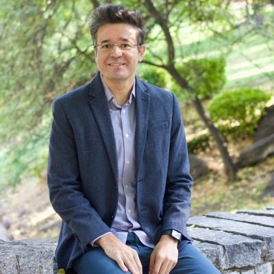 Dr., Eğitim Liderliği. Gazi Ü. University of Arkansas at Little Rock. Talim ve Terbiye K. B. Millî Eğitim Uzmanı. Strateji Geliştirme Başkanlığı Daire Başkanı.