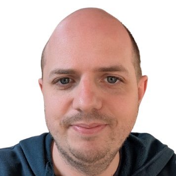 Northerner-in-exile, like computers (especially security and telecoms), finance & trains. Personal account.