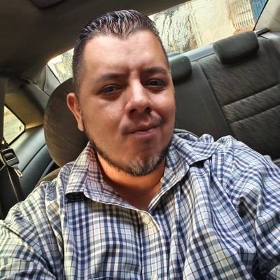 Profesional de las Ciencias Económicas, Músico de Garage, Hincha de Comunicaciones F.C. 😌🤯👻✨
