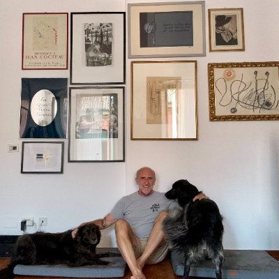 marathon/ultra marathon runner, dogs, books, modern art, Buzztech #socialintelligence company, #AI, #dataanalysis