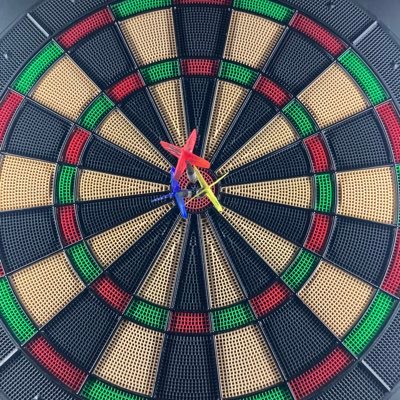 趣味はボーリング🎳ダーツ🎯特技は空手 🥋モンハンもやってまーすアイスボーンやってまーす^ ^よろしくお願いします。