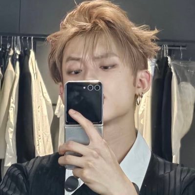 your no.1 acc for daily txtzy content 💟🌈(not a shipping account)