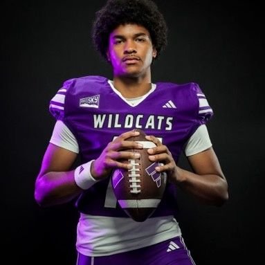 Weber State University/QB /6’1 /205lbs /#14, #10 /Freshman/4.37 G.P.A.
kingstontisdell@gmail.com