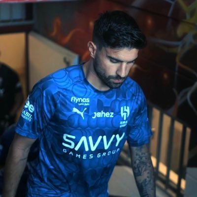 لدّ عينك فالثريا وتلقانا ..الثرى وأهل الثرى ما نطالعها @alhilal_fc 💙