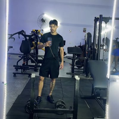 Três regras: não prometa nada quando estiver feliz; não responda nada quando estiver irritado; não decida nada quando estiver triste .