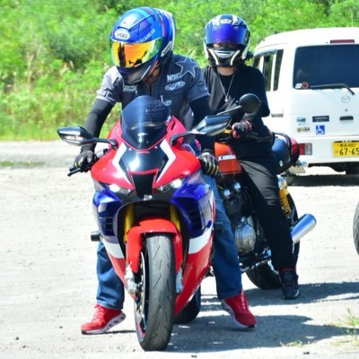 秋田県👹オッサンライダー🏍SS好き🤣現在CBR1000RR-R SP→CBR 954RR→CB750 /3台/無言フォロー大歓迎です😄
