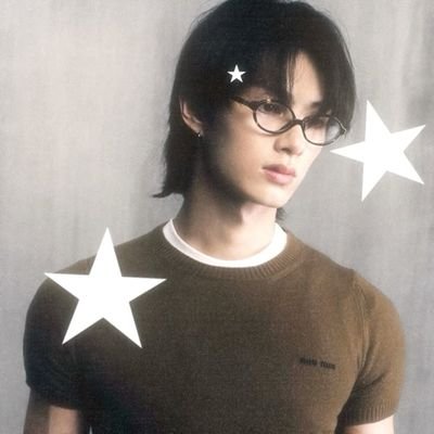 (otw) 1️⃣7️⃣ ESFP (suuper duUper extroO)
🎖 certified #sebong enjoyer since day 1