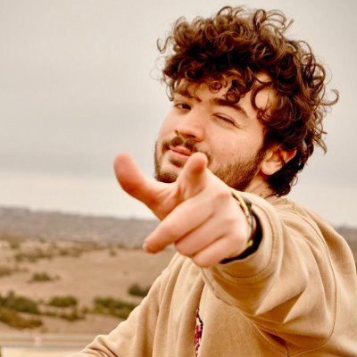 DragowLive's profile picture. Je m'amuse à documenter tous les speedruns possibles, qu'ils soient intéressants ou non

✉️ Mail: contact@dragow.fr