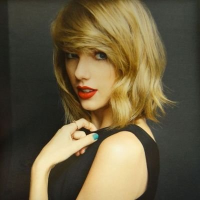 evaleswift's profile picture. This is pretty much just a cat account 🐱