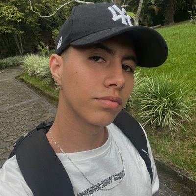 vmanuel_oj's profile picture. No soy un género, soy playlist en aleatorio 🎧