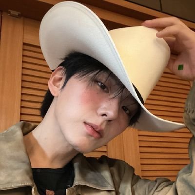 Mozzi_Mzz's profile picture. 평베베하기로했다💙3n/햄프..지만 다 사랑하쥐!!올프!
너희가 나의 처음이라 다행이야 사랑한다!