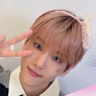 ˗ˏˋ 𝐚𝐫𝐲 큥 💜 ´.ㅅ` 🩷 𝑅𝑒𝓋𝑒𝓇𝒾𝑒~ Profile