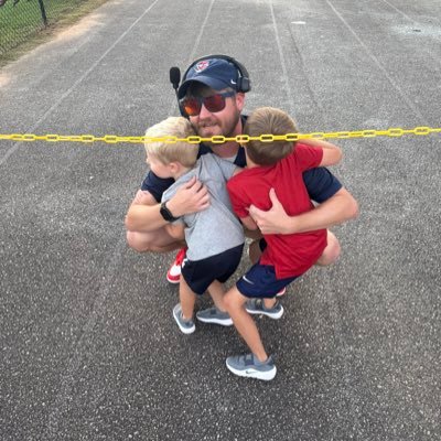 Husband to @laceymthompson /Father to Luke and Mack/@ALALexFootball Varsity WRs & JV/C-Team Girls BBall Coach/Teacher/Gamecocks and Zags fan
