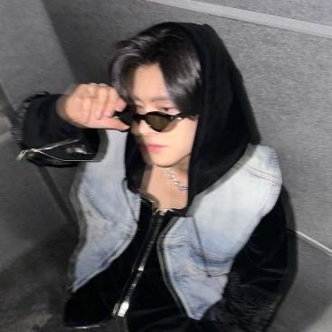 ren_hypen_'s profile picture. 2nd year Legal Management Student | DLSL