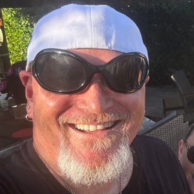 Native of Broward, American Samoan, Food Warrior, United States Marine, Retired DLE Sergeant B.S.O., and Owner/talent of https://t.co/TE3fuVPuWH
