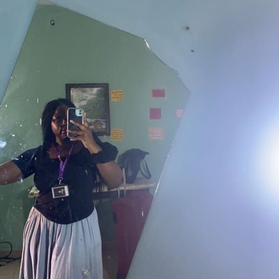 Feminist. Musuem girlie!!! BL & LLB (First Class Hons) - purple ray of sunshine 💜 - Fintech/IP/International Law - that's my jam| - Edo and proud!!!