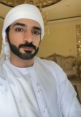 I am a photographer living with my relatives in Dubai 🇦🇪