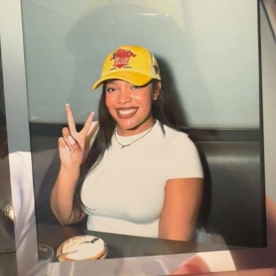 WKU Alumnaā¤ļø ⢠IG: @sydjanae_ ⢠Shoe Enthusiast ⢠That Capricorn š