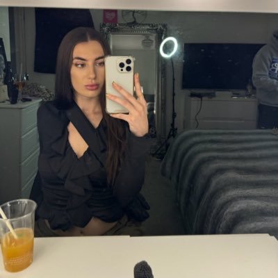 Would you love to be locked down in my world❤️ humiliated Financial (tribute 30) The expensive and greedy brat who loves to drain your wallet😈❤️