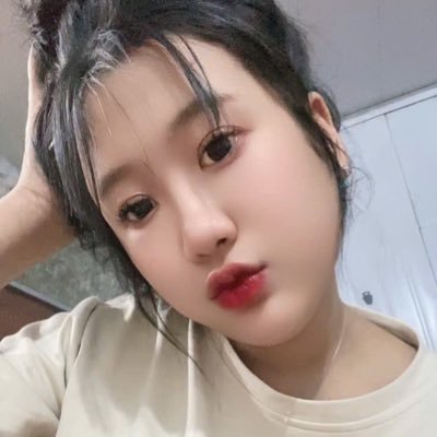Nói lắm cũng chẳng ích gì. Người giàu chẳng ai khoe khoan. họ chỉ hành động nhiều hơn lời nói. Khoe với ai chứ đừng khoe khoan với em 🤞
