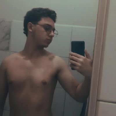 Fã de Lana Del Rey e bissexual com um tesão de 7 Anittas🫦