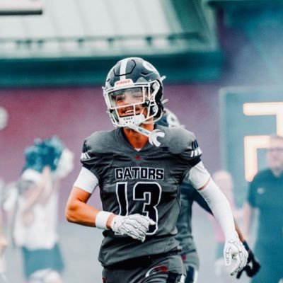| @lnsfootball C/O 2028 | 6’1 | 160 lbs | 4.6 40 time| 3 GPA | Lincoln, NE | DM for info| NCSA-https://t.co/ntuLrTAm2C