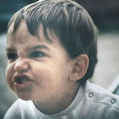 SaraM5242's profile picture. Don't worry, be happy.