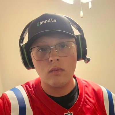 bigg_dill's profile picture. ## Just doing me #NEPats 
Im 6'4⅓ btw
