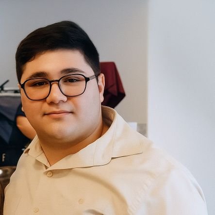 Nacionalista|Desenvolvimentista|Nacional-Conservador|🇧🇷
15 anos de idade. Gosto de história, política, economia, administração, programação e infraestrutura.