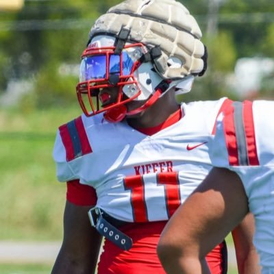 Dezmond “Spiderman” Nash |C/O2026| high school athlete| 6’1 220| bench 315 squat 415 clean 265| DE/RB| Uncommitted and Looking for a home.