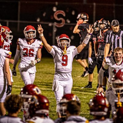|QB| |CLASS OF 2026| |6’1| |185 Lbs| |Star Valley High School| |phone#8084650079| |email : phoenixxhovey@gmail.com| |3.2Gpa| |2 sport athlete football-track|
