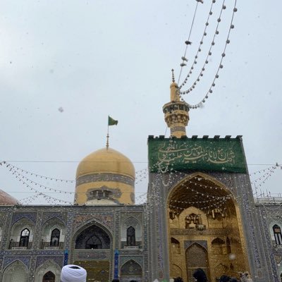 🌸 قلبي بكُم يا آل طـٰه مُغرمُ ، وبحُبِّكُم أنا ذائبٌ ومُتيّمُ 🌸