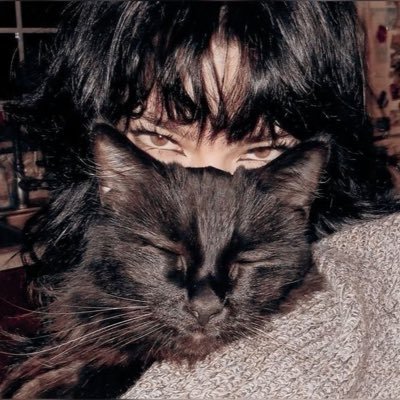 ecvriun's profile picture. sıkıntılı eleman